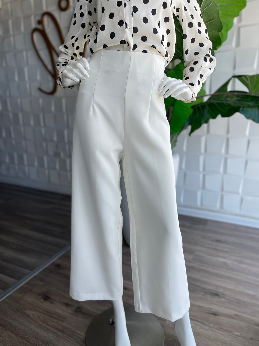 White Cropped Pants